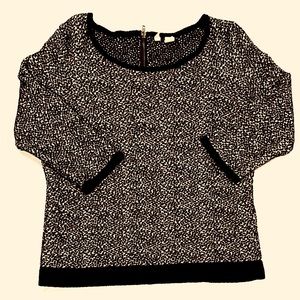 Black and cream print sweater with 3/4 sleeves